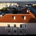 Center Flat *